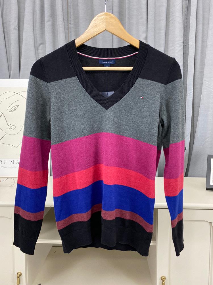TOMMY HILFIGER STRIPED V-NECK
