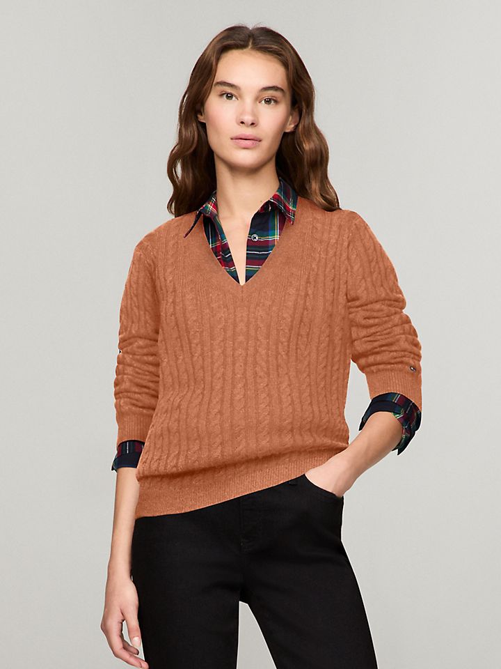 TOMMY HILFIGER Cable-knit wool blend V-neck sweater