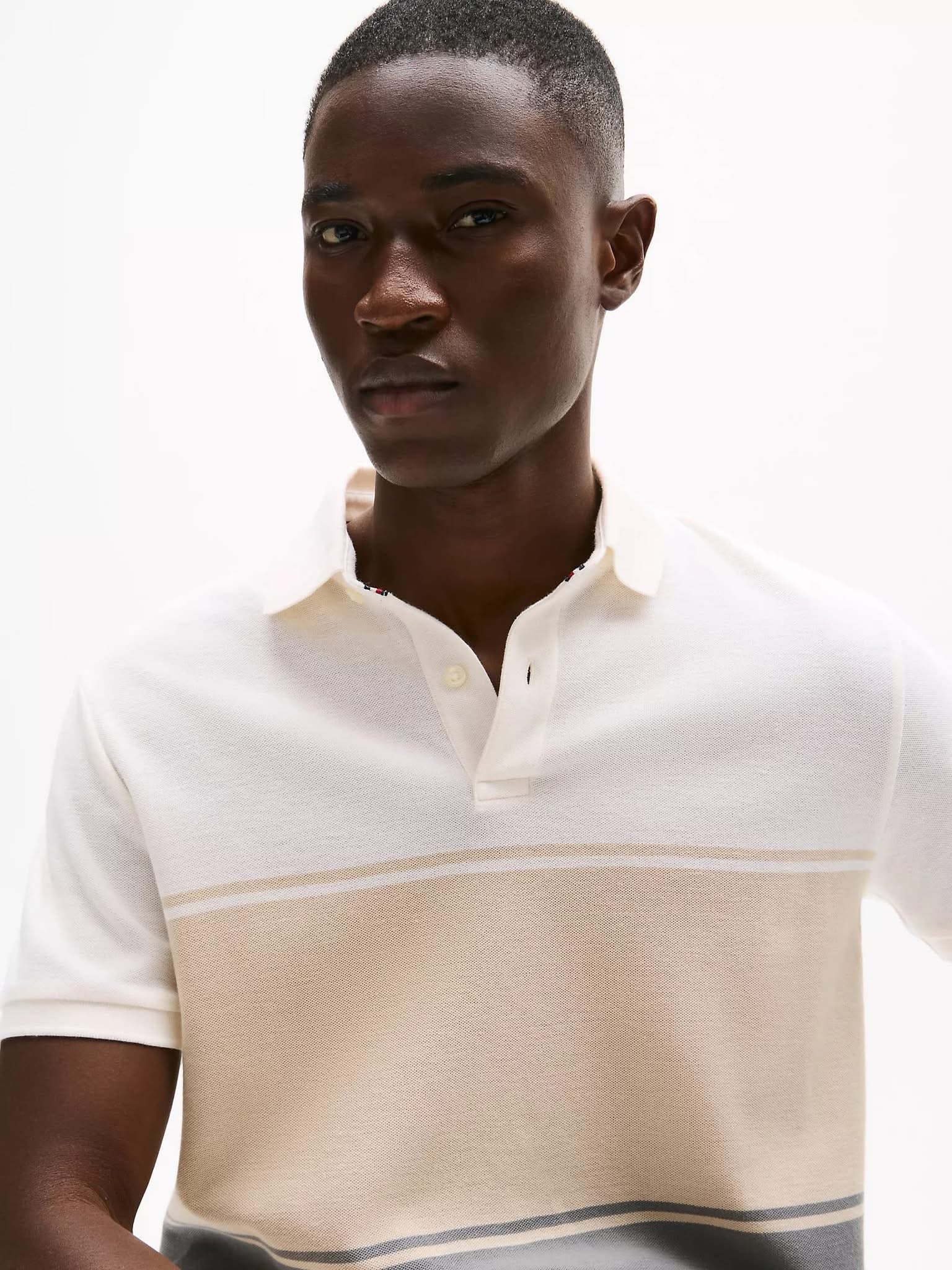 TOMMY HILFIGER Regular Fit Colorblock Wicking Polo