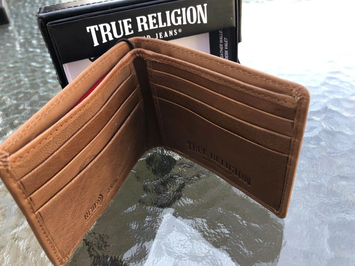 TRUE RELIGION Yurt Leather BiFold Wallet BTAN Brown Horseshoe RFID