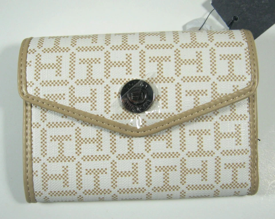TOMMY HILFIGER Women's Wallet in Soft Pink Design