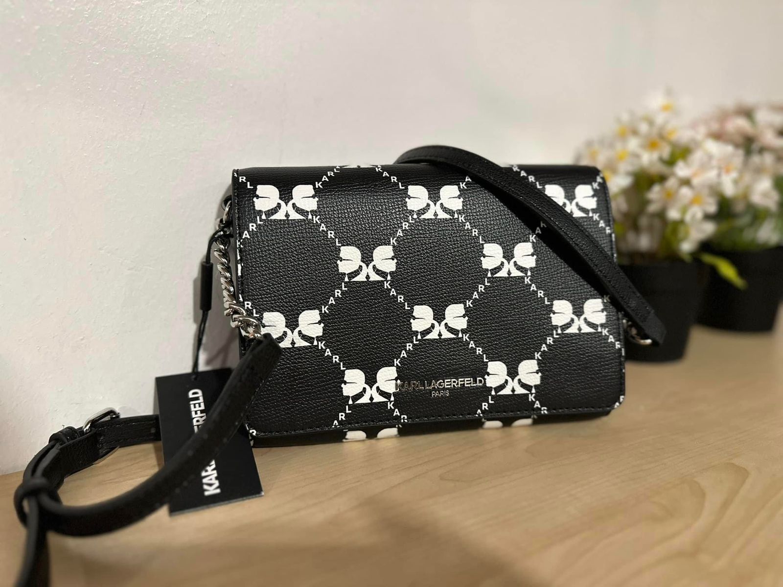 Karl Lagerfeld Paris Connie Crossbody Bag Purse /BLACK/White