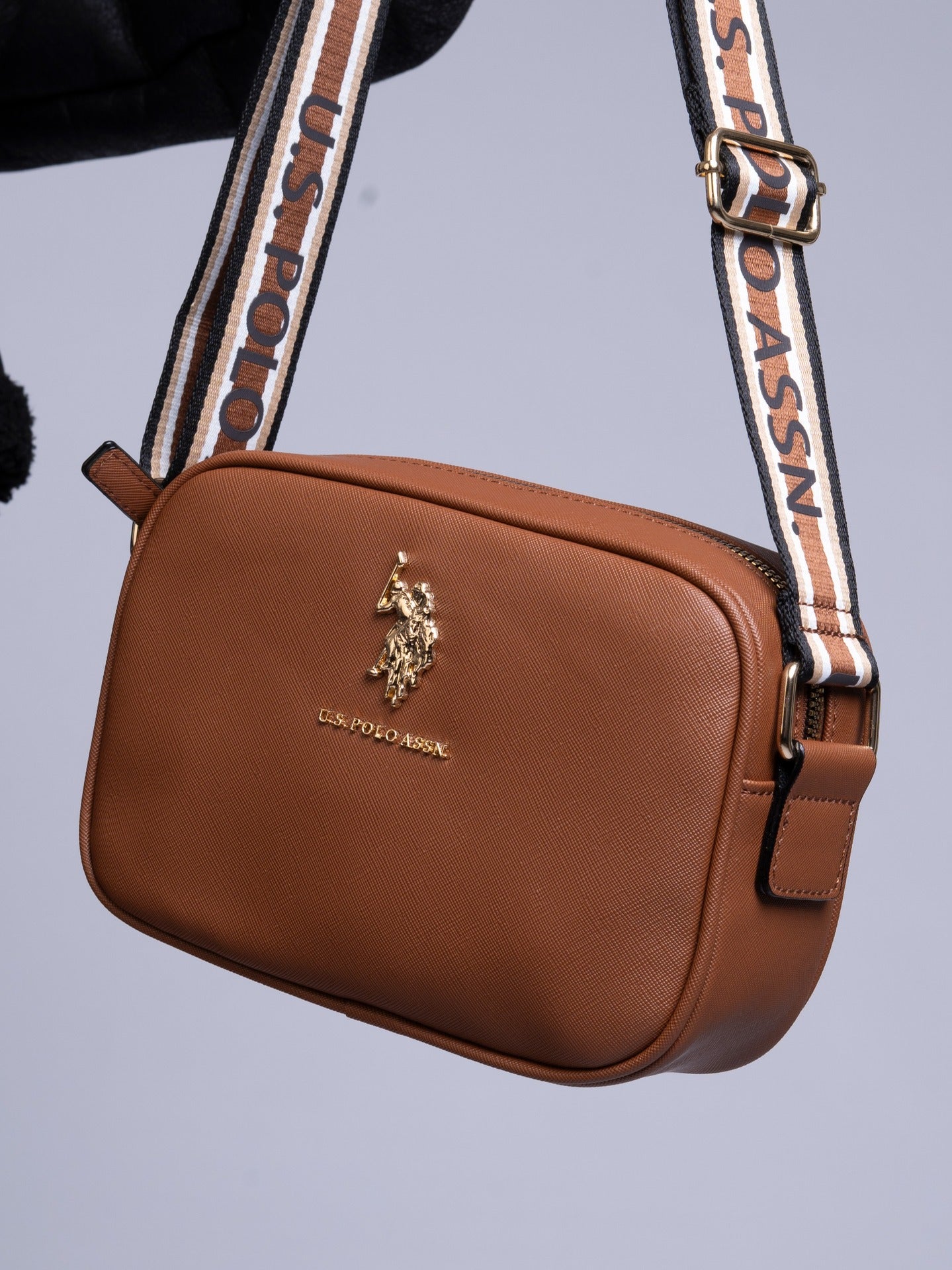 U S. POLO ASSN. CLASSIC ZIP CROSSBODY BAG