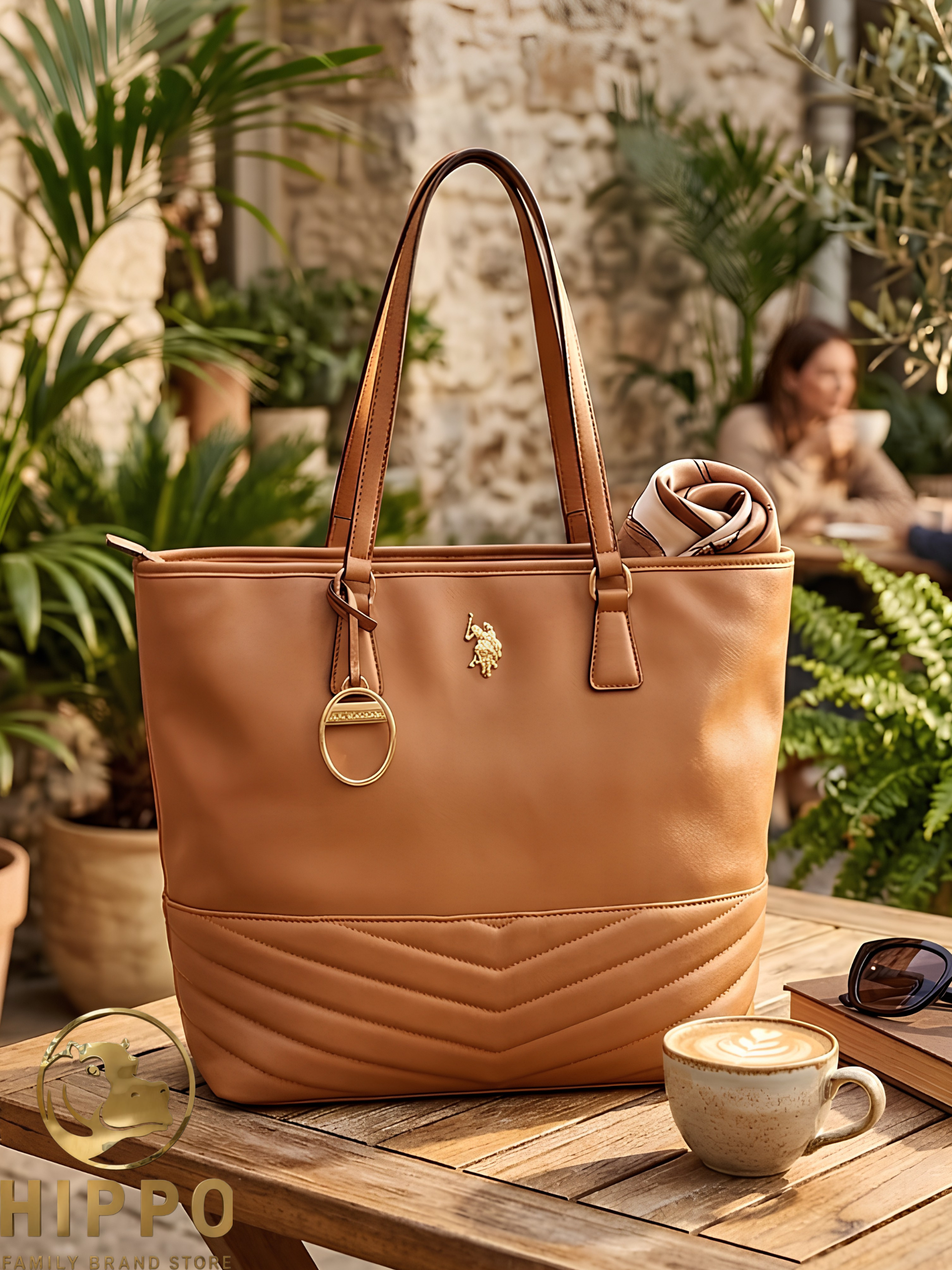 USPA Faux leather tote bag with V-stitching