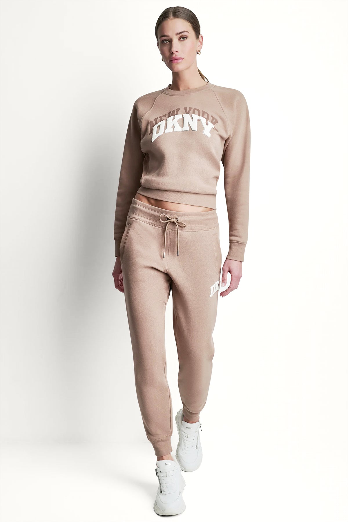 DKNY MID-RISE VARSITY LOGO JOGGER