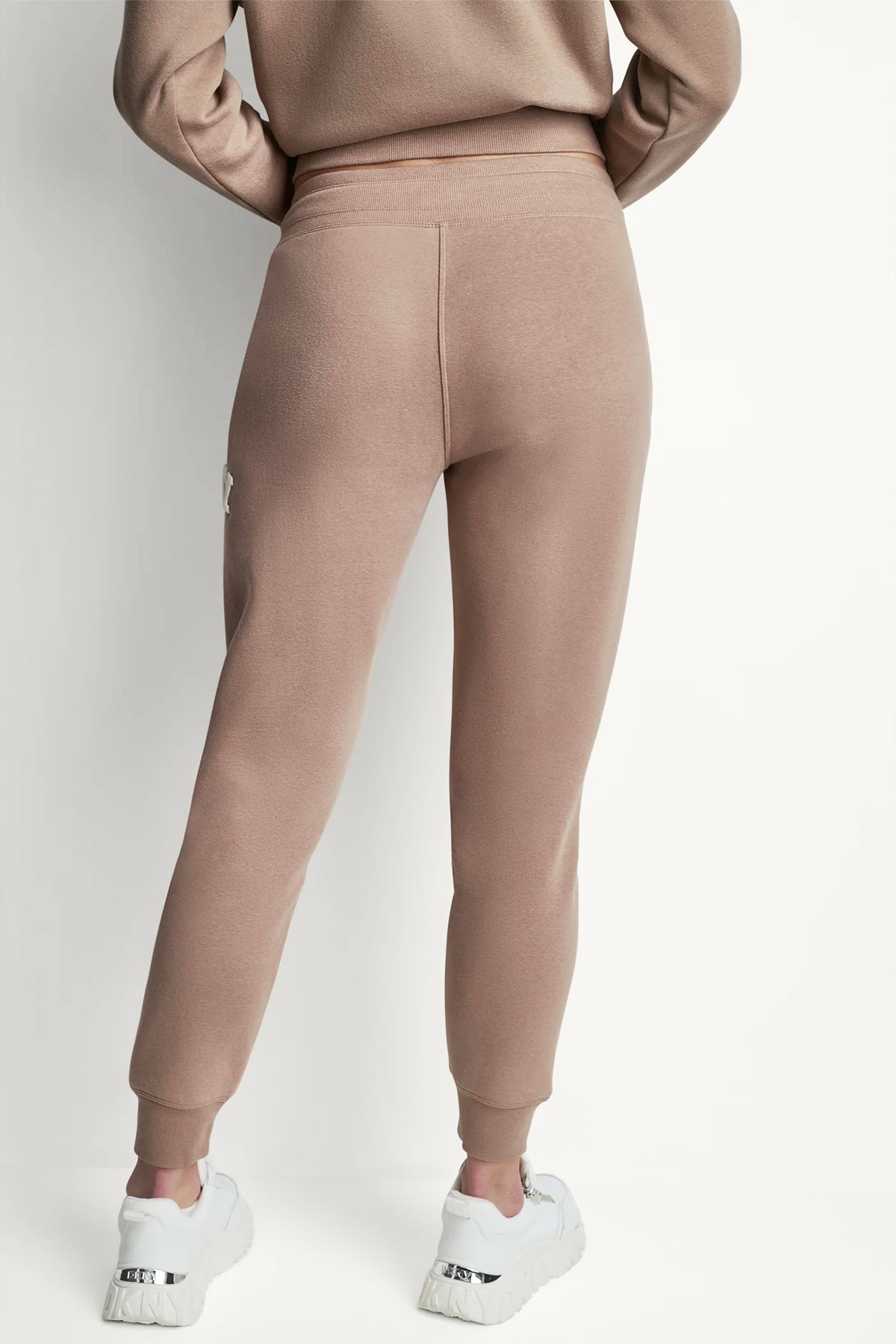 DKNY MID-RISE VARSITY LOGO JOGGER