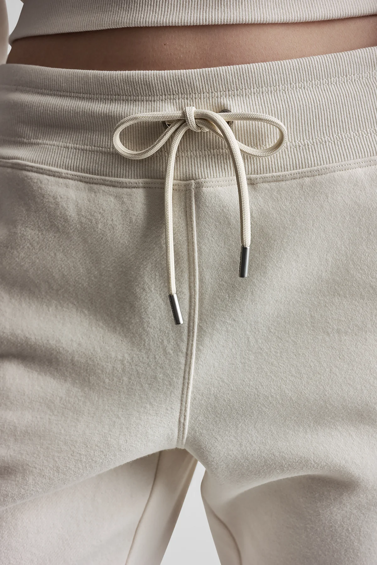 DKNY MID-RISE VARSITY LOGO JOGGER