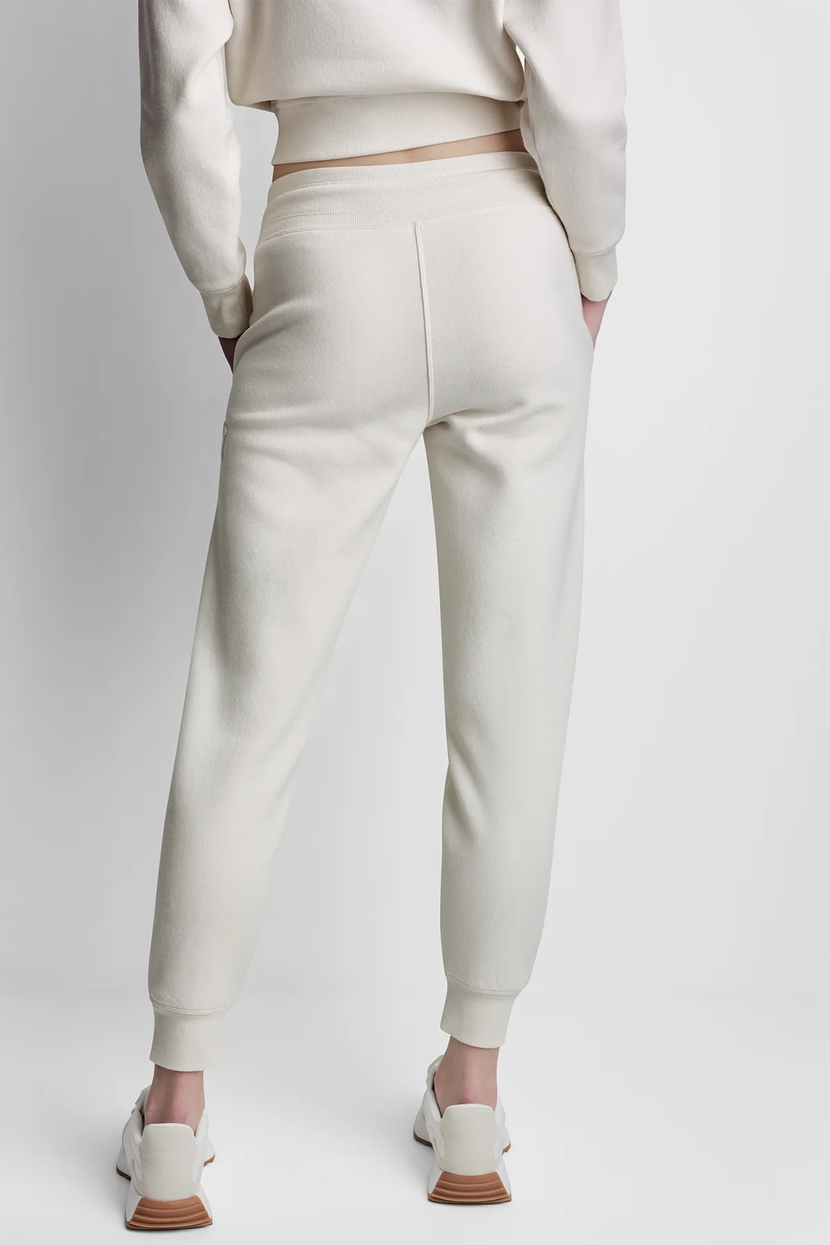 DKNY MID-RISE VARSITY LOGO JOGGER