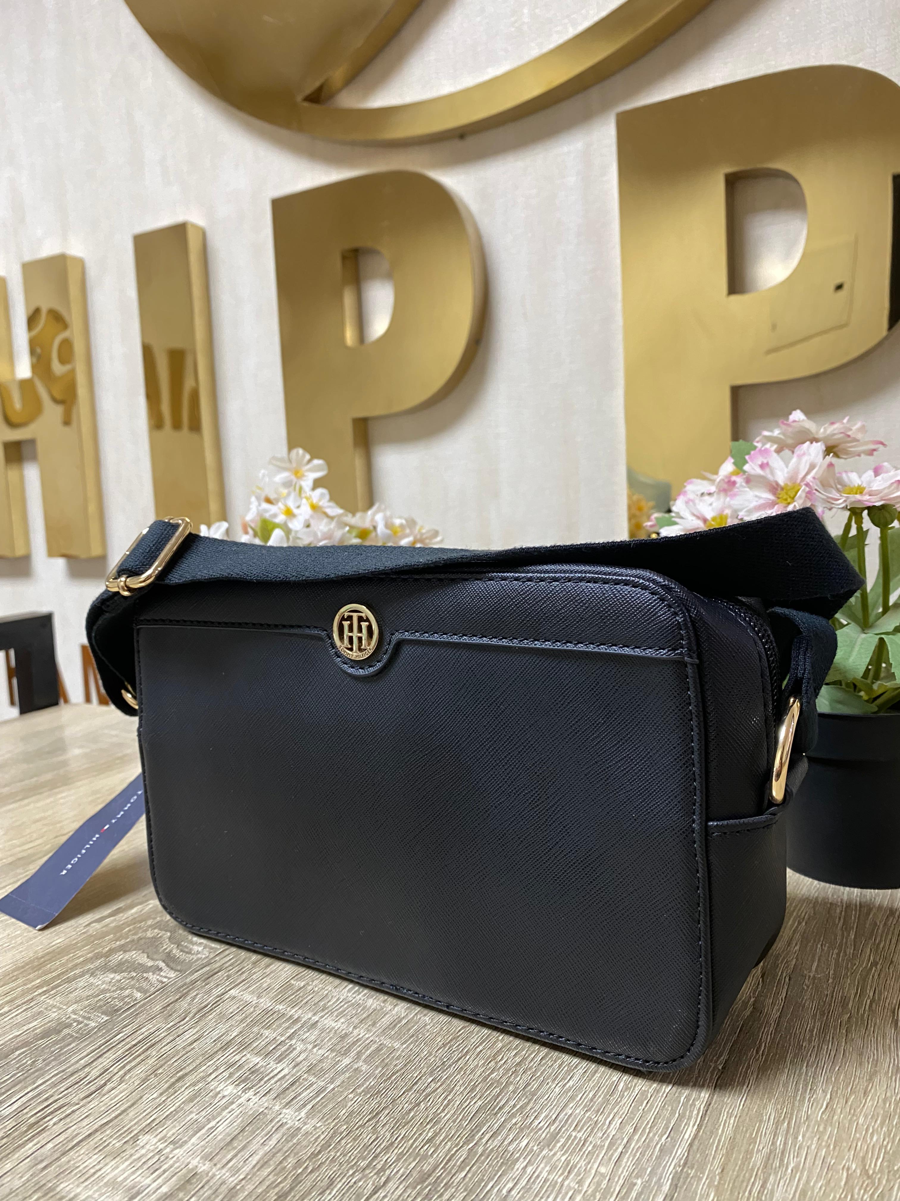Tommy Hilfiger Gretta II Camera Crossbody Saffiano