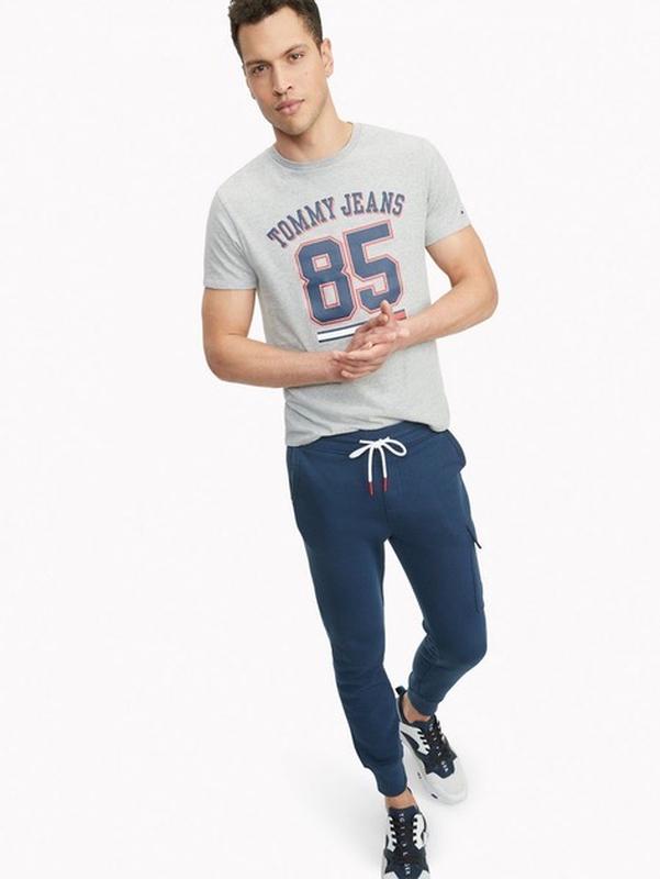 TOMMY JEANS men's gray t-shirt
