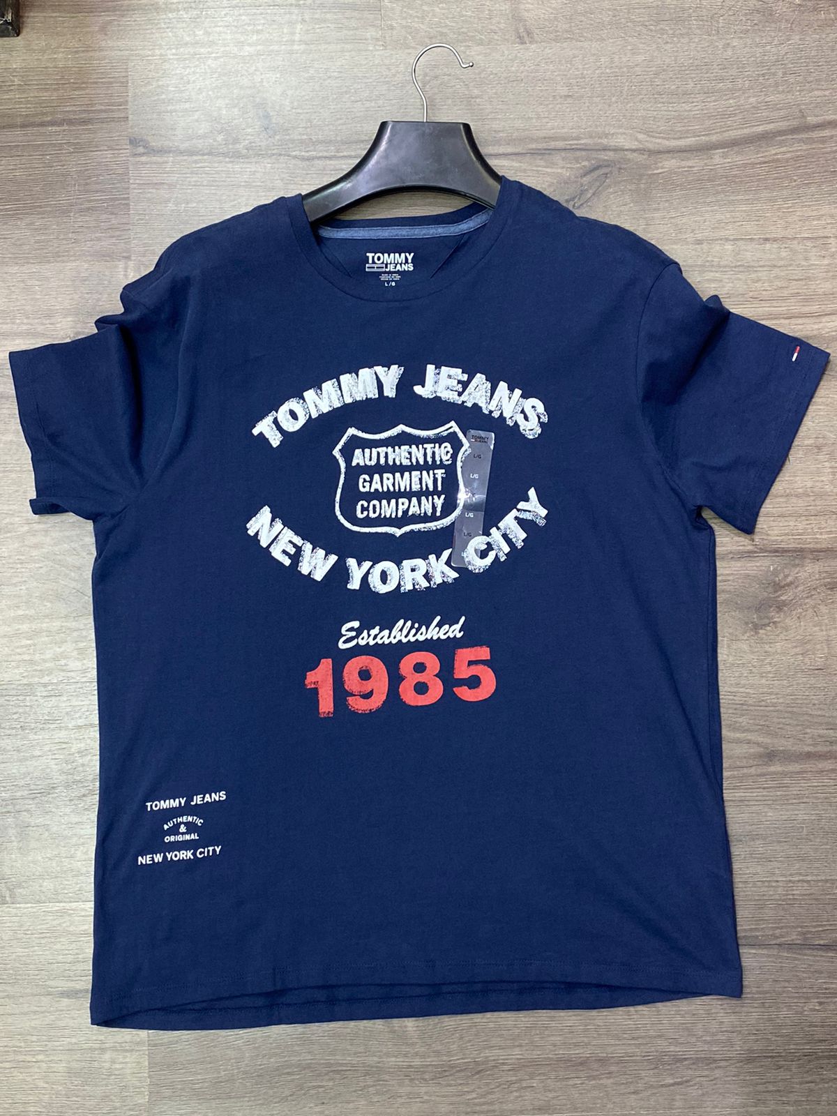 TOMMY JEANS men's short-sleeved T-shirt