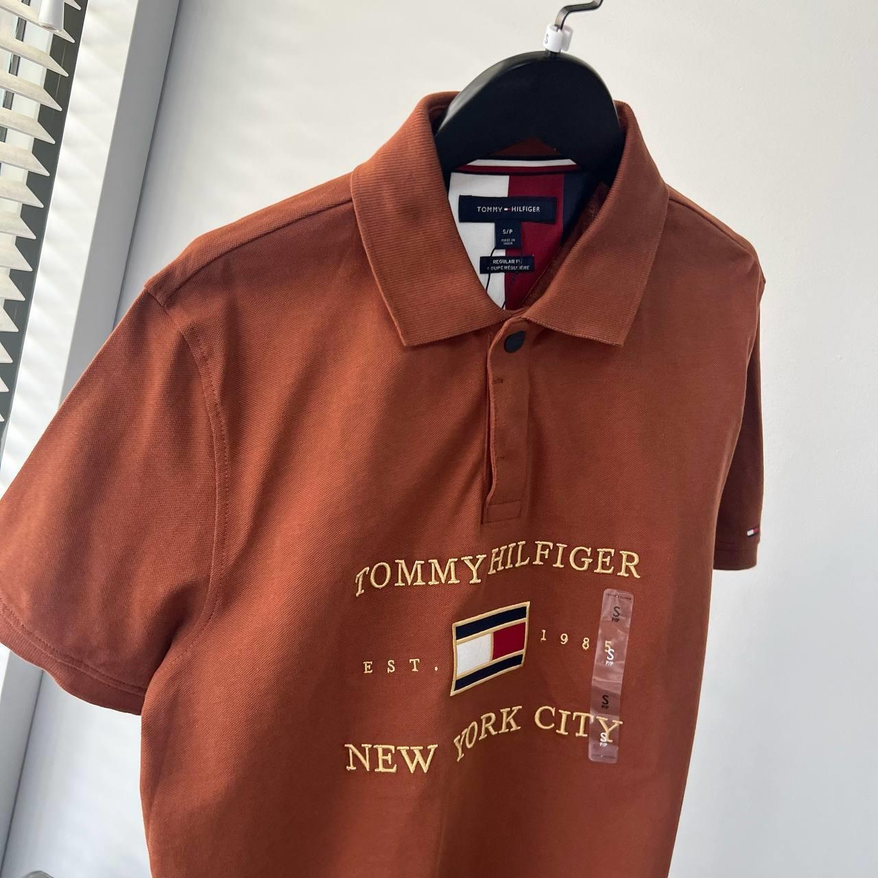 TOMMY HILFIGER Men's Regular Fit New York City Embroidered Logo Badge Polo Shirt