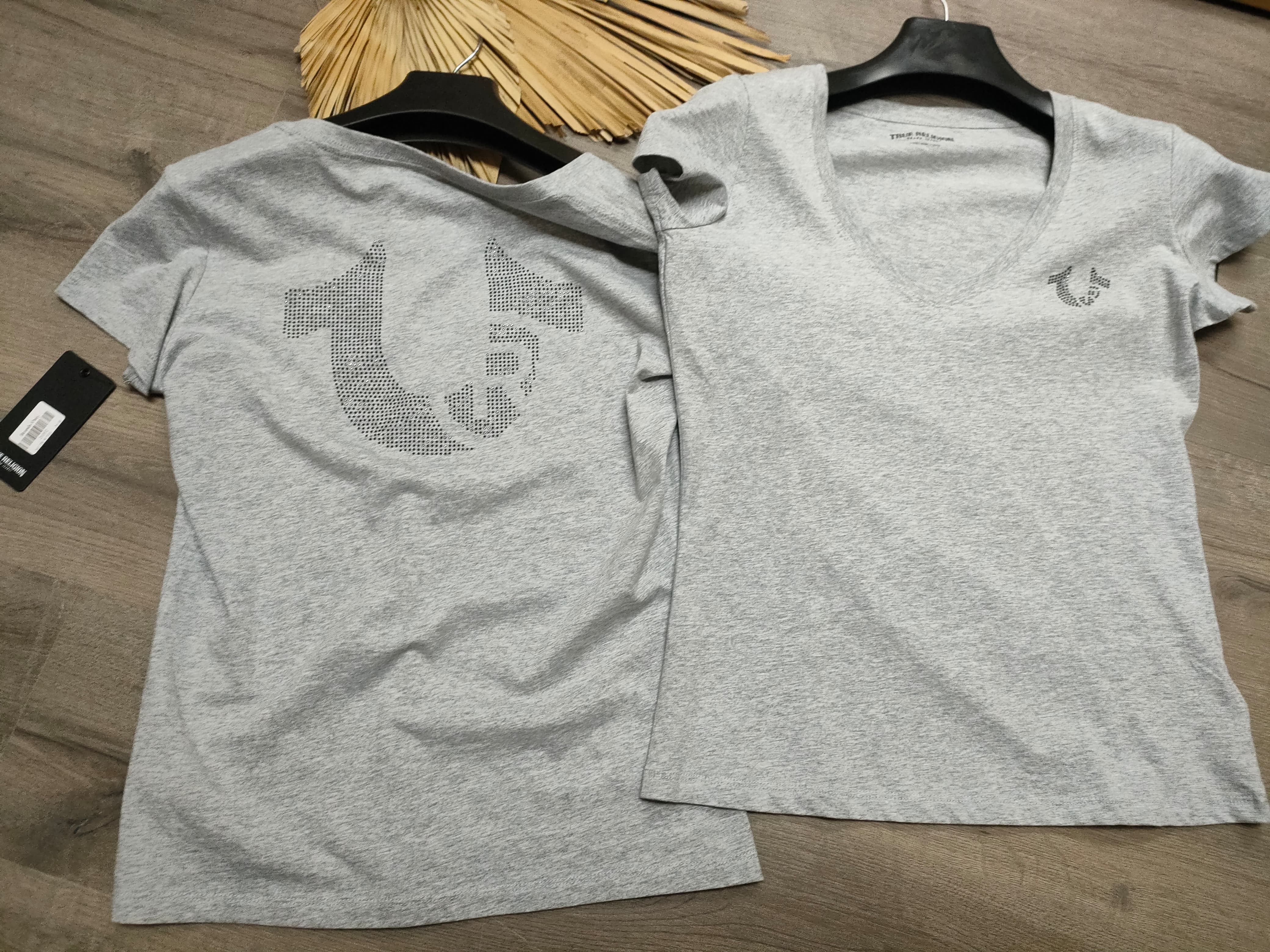 TRUE RELIGION V-Neck Logo T-Shirt
