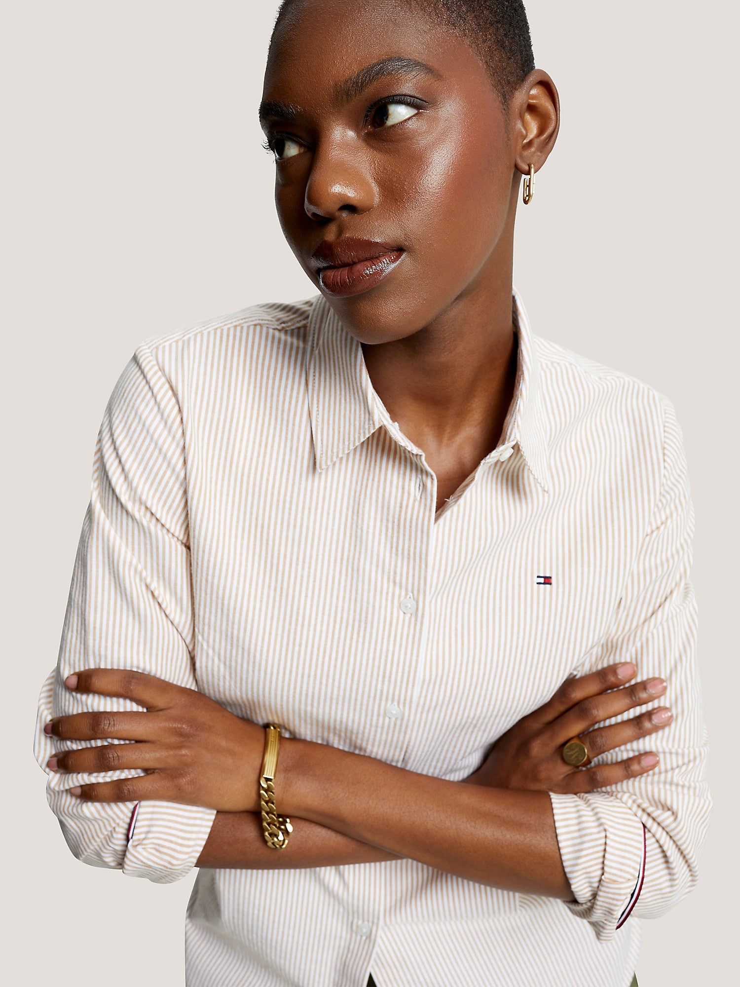 TOMMY HILFIGER WOMEN.S CLASSIC FIT STRIPED OXFORD SHITR
