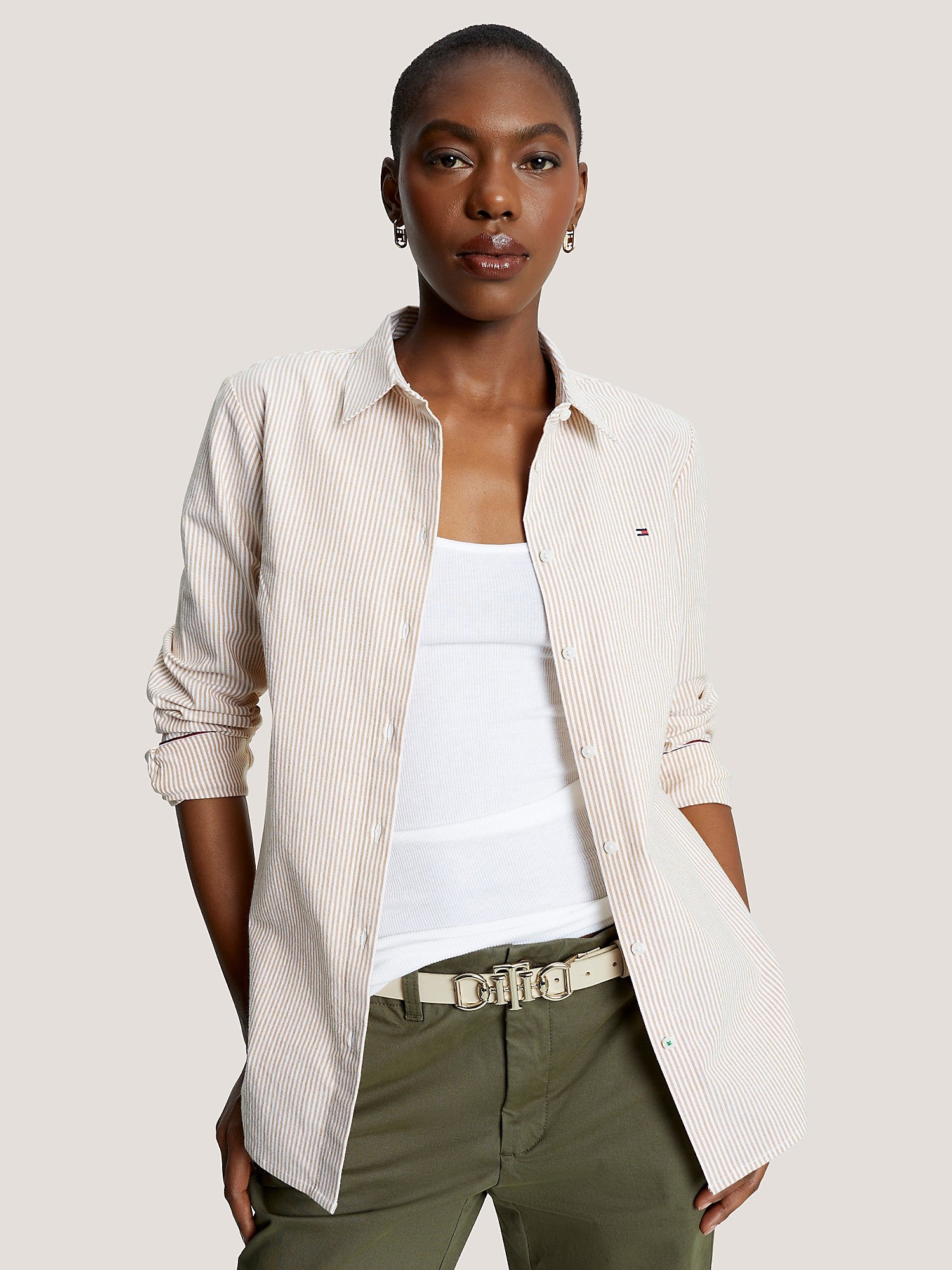 TOMMY HILFIGER WOMEN.S CLASSIC FIT STRIPED OXFORD SHITR