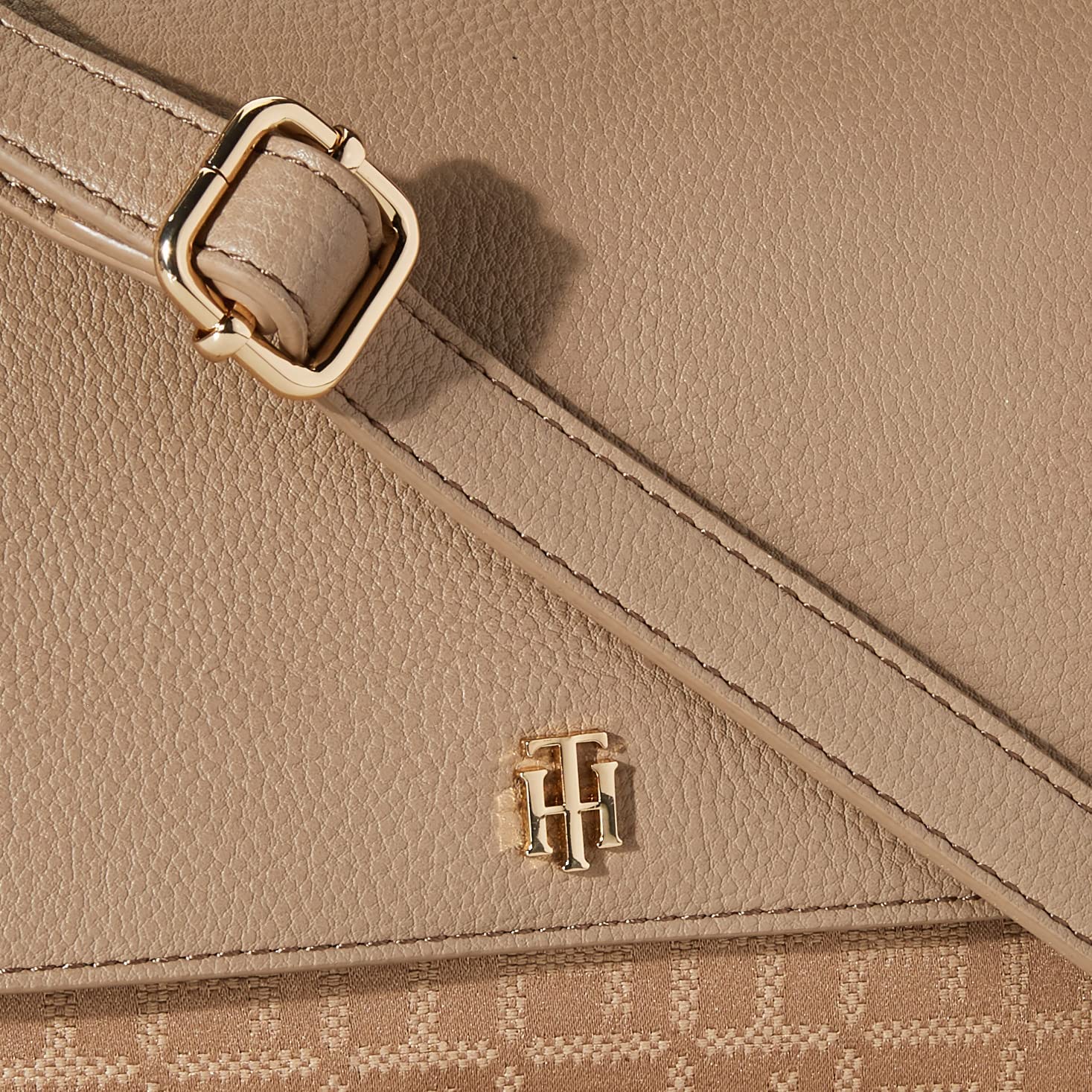 TOMMY HILFIGER Logo Print Sling Bag