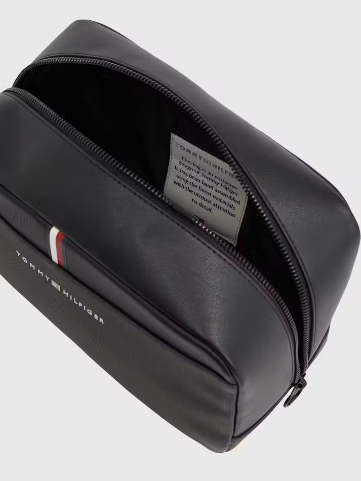TOMMY HILFIGER  Essential Pique Textured Washbag