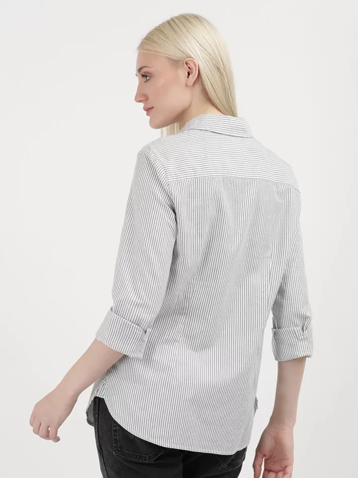 TOMMY HILFIGER WOMEN.S CLASSIC FIT STRIPED OXFORD SHITR