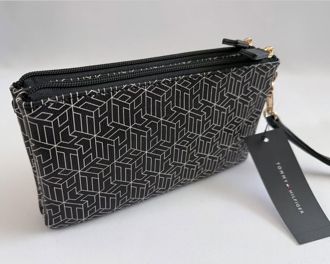 TOMMY HILFIGER Monogram Wristlet
