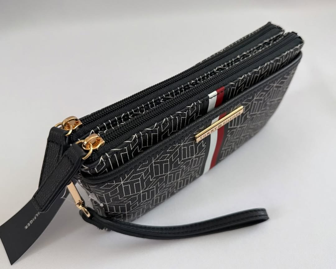 TOMMY HILFIGER Monogram Wristlet