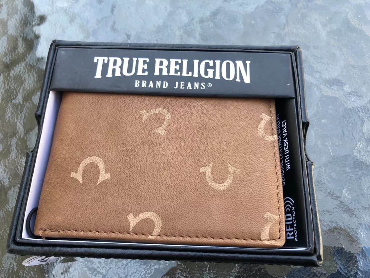TRUE RELIGION Yurt Leather BiFold Wallet BTAN Brown Horseshoe RFID