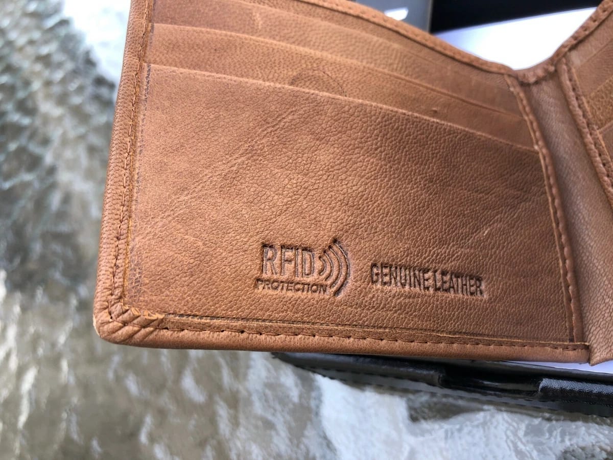 TRUE RELIGION Yurt Leather BiFold Wallet BTAN Brown Horseshoe RFID