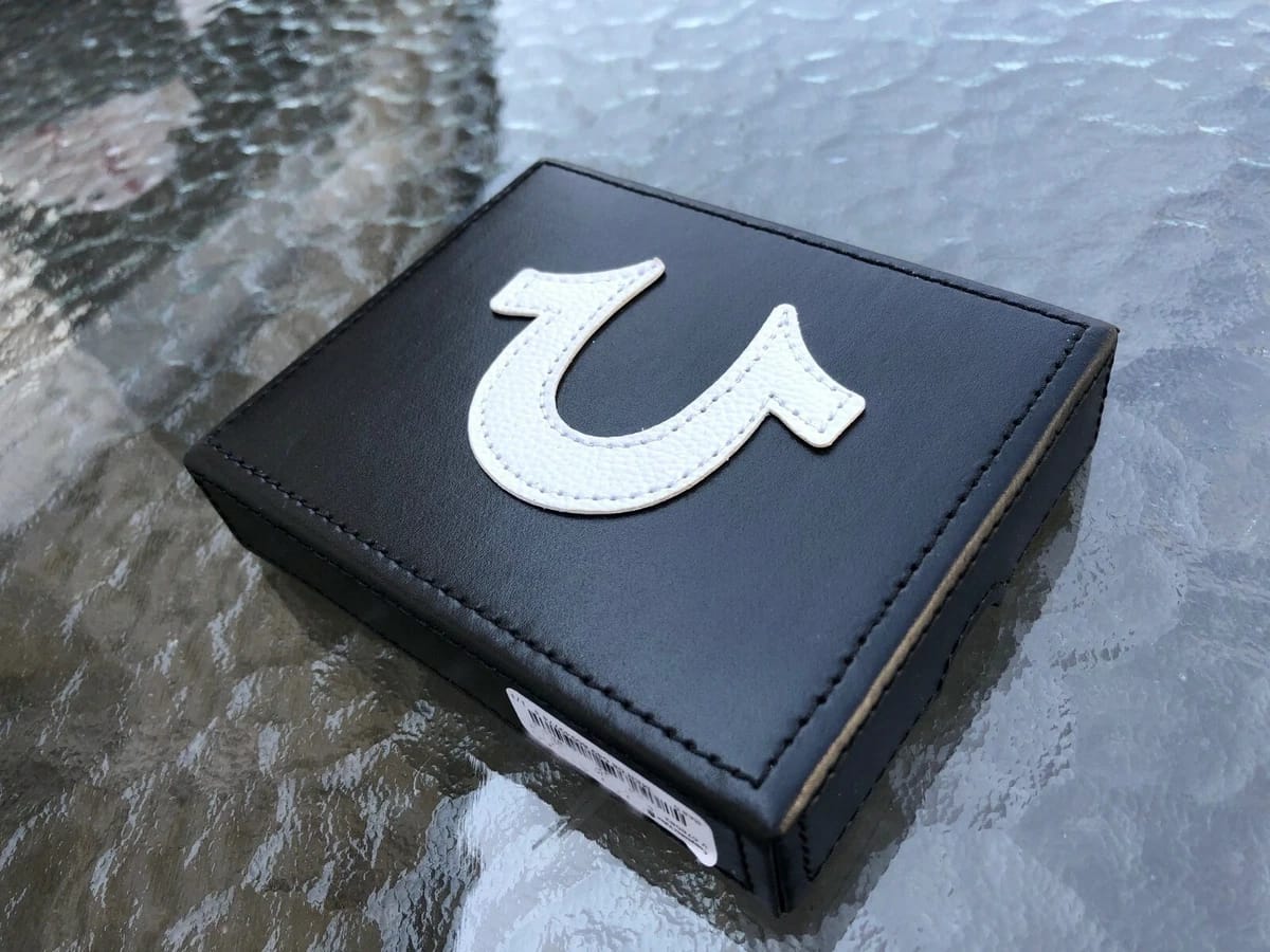 TRUE RELIGION Yurt Leather BiFold Wallet BTAN Brown Horseshoe RFID