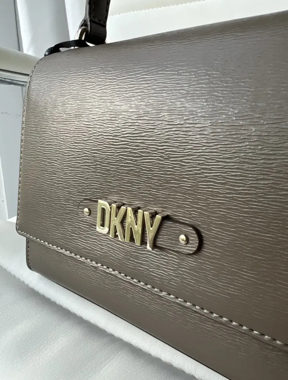 DKNY Women Alison Top Handle/Crossbody Bag