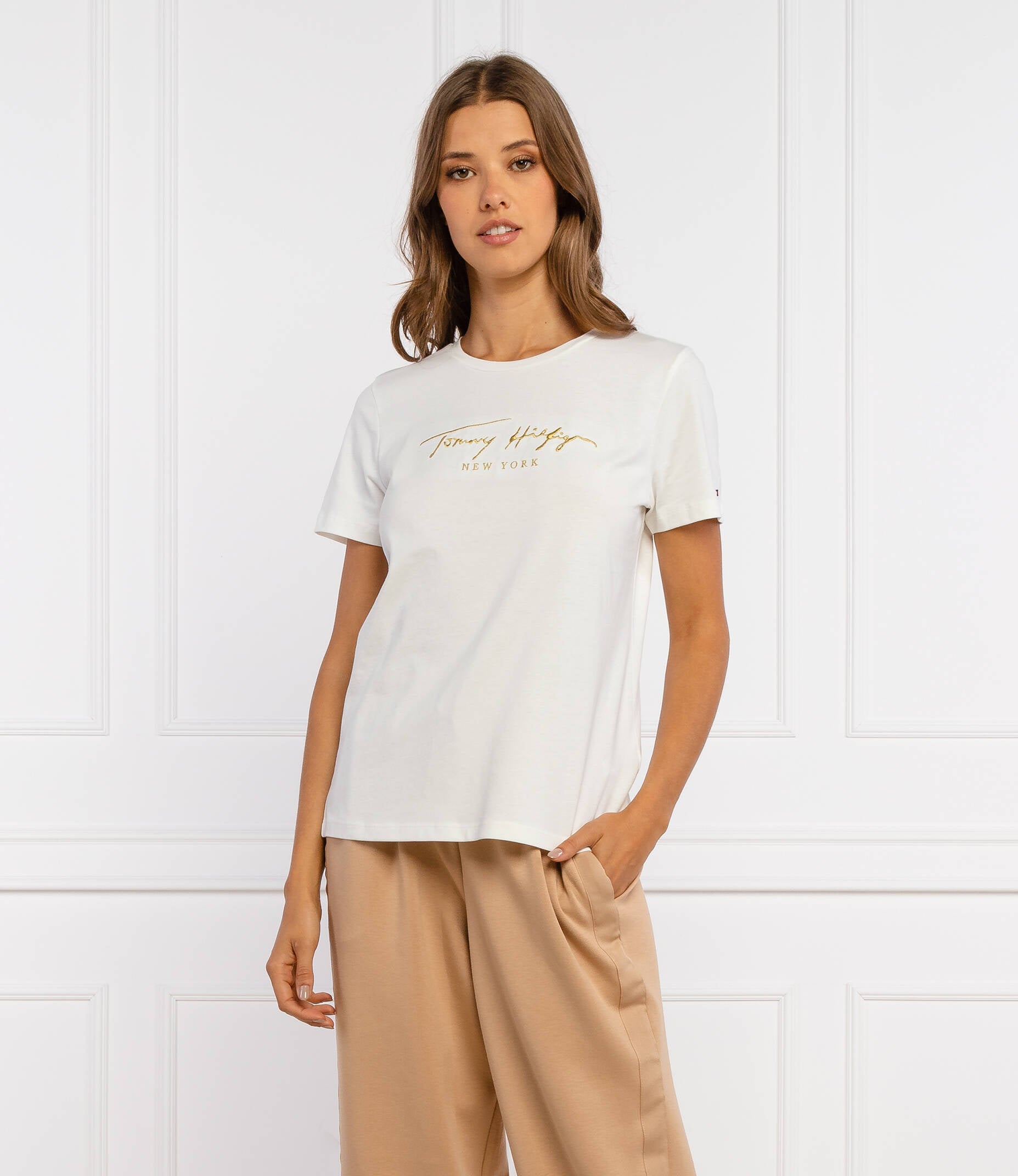 TOMMY HILFIGER Women's burgundy T-shirt