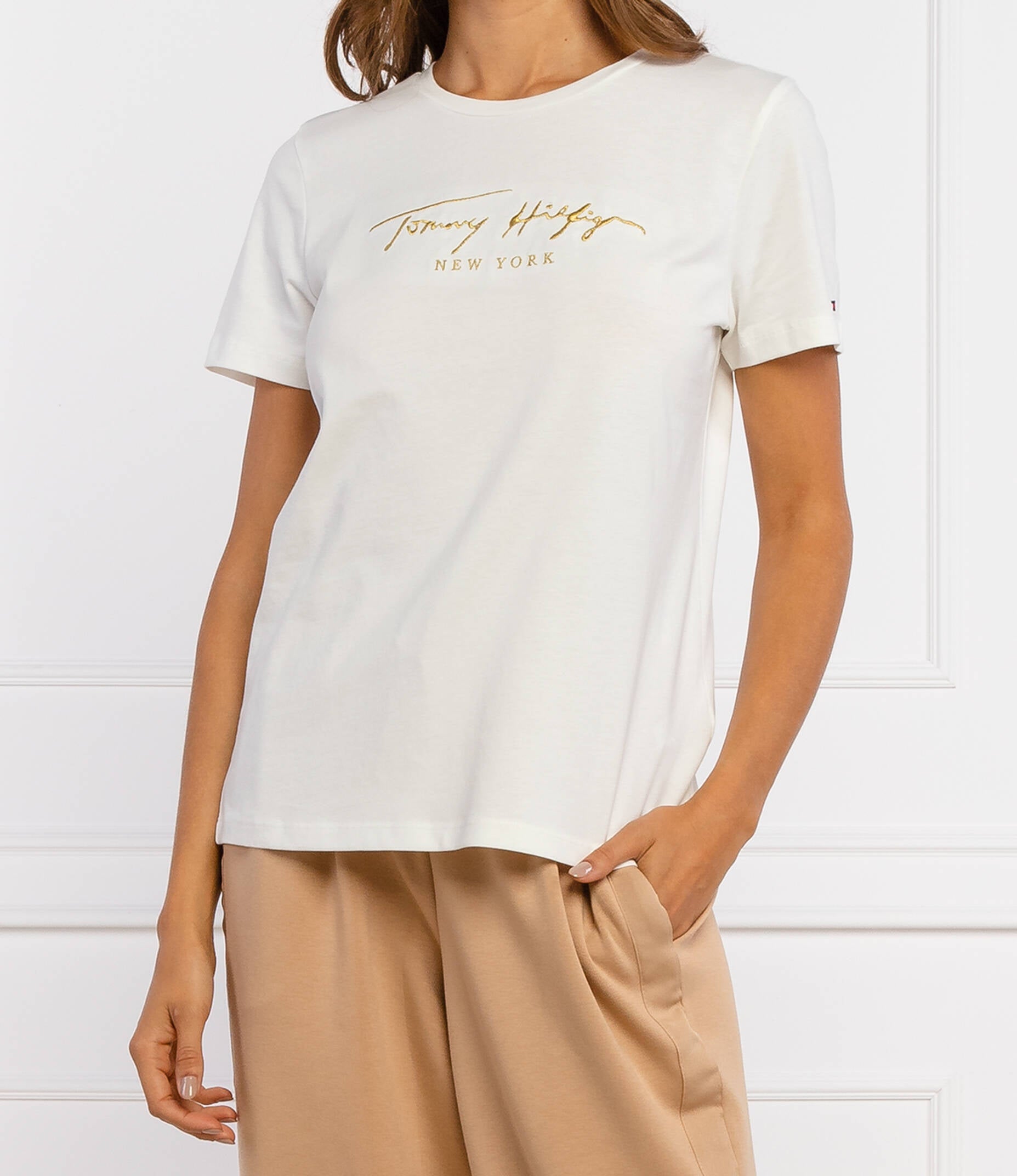 TOMMY HILFIGER Women's burgundy T-shirt